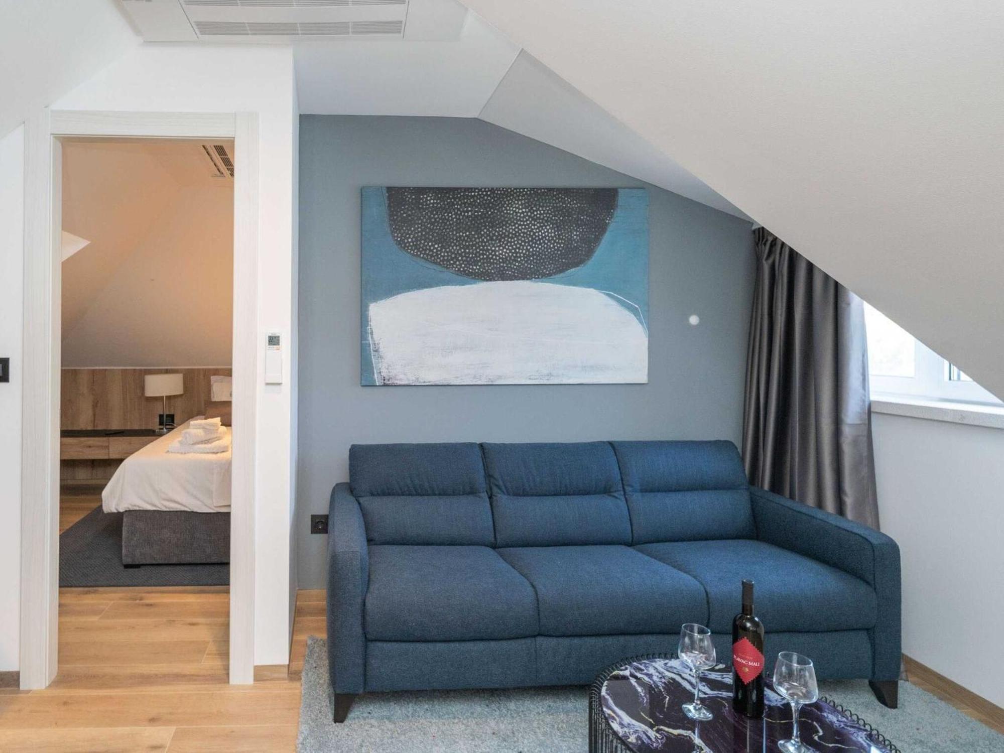 Royale - One Bedroom With Sea View *